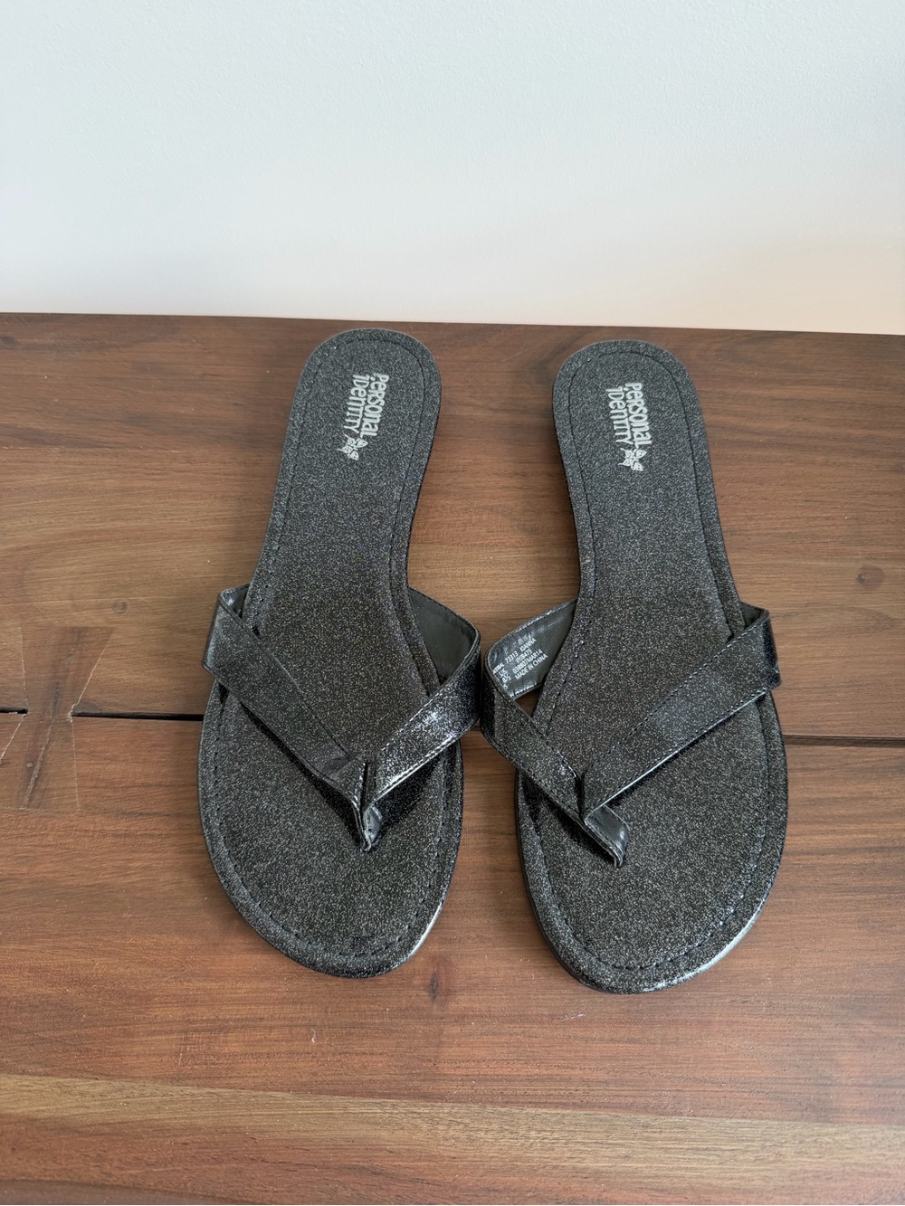 BRAND NEW Black Glitter Flip Flop Sandals